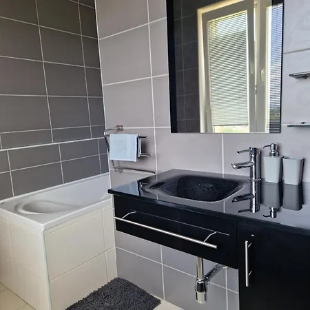 Luxury Vadas * Sturovo